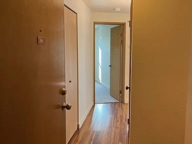 Washington Court — Photo 5