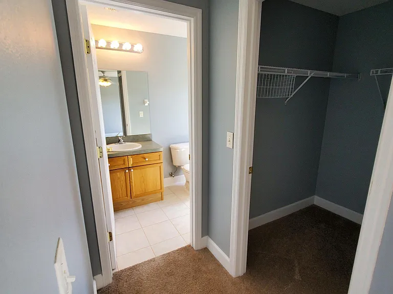 5660 Samter Ct — Photo 12