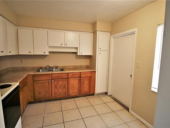 4th image of 3433 3rd Ave S APT 17