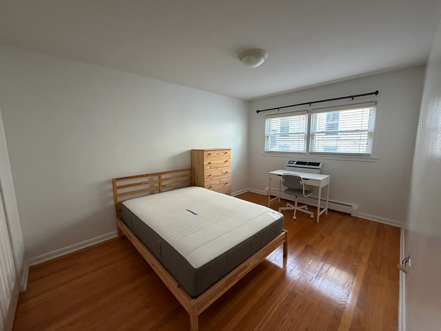 2 bed, 750 sqft, $2,750 — Photo 4