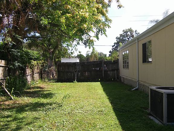 4th image of 7447 San Casa Dr