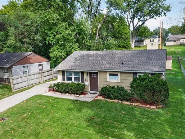 5319 N Woodland Ave, Kansas City, MO 64118