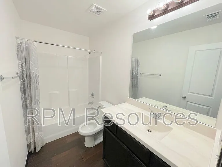 702 Midland Valley St — Photo 17