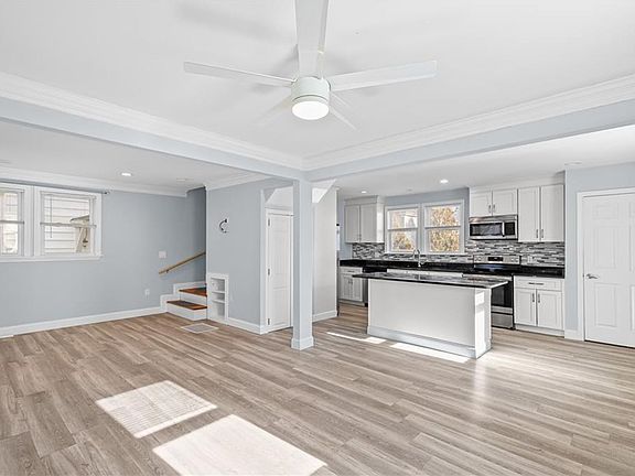 5th image of 37 Tyndall Ave