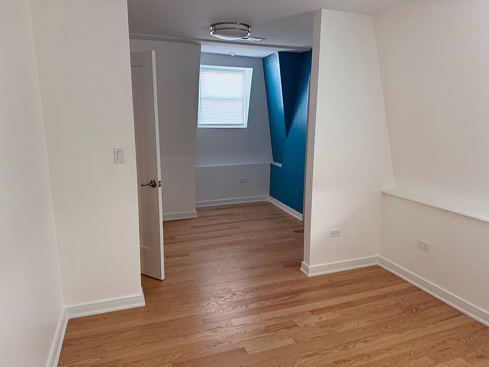 1st image of 1628 W Cermak Rd #Penthouse
