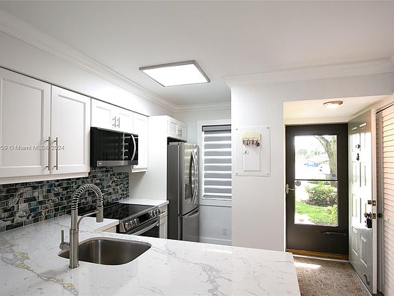 3rd image of 2226 N Cypress Bend Dr APT 103