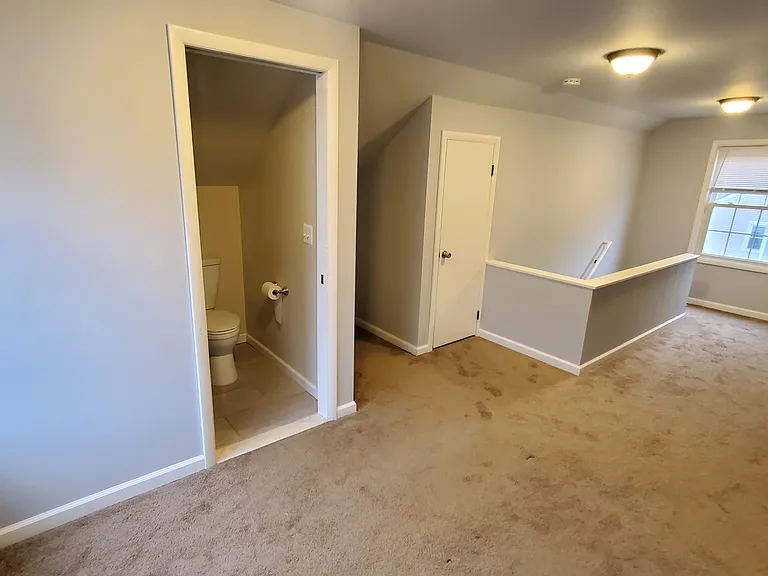 521 N Rembrandt Ave — Photo 27