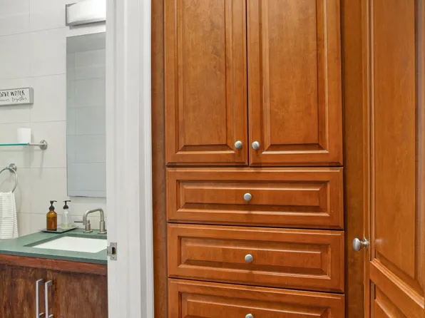 305 West 86th Street image 8 of 14