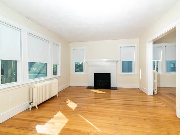 120 Clay St APT 1, Quincy, MA 02170