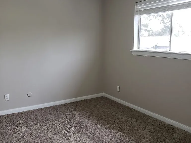 Sunset Grove Apartments — Photo 24
