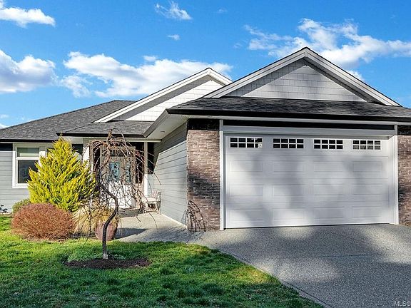3rd image of 720 Russell Rd #5