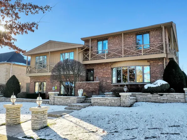 170 Saint Francis Ct, Bloomingdale, IL 60108