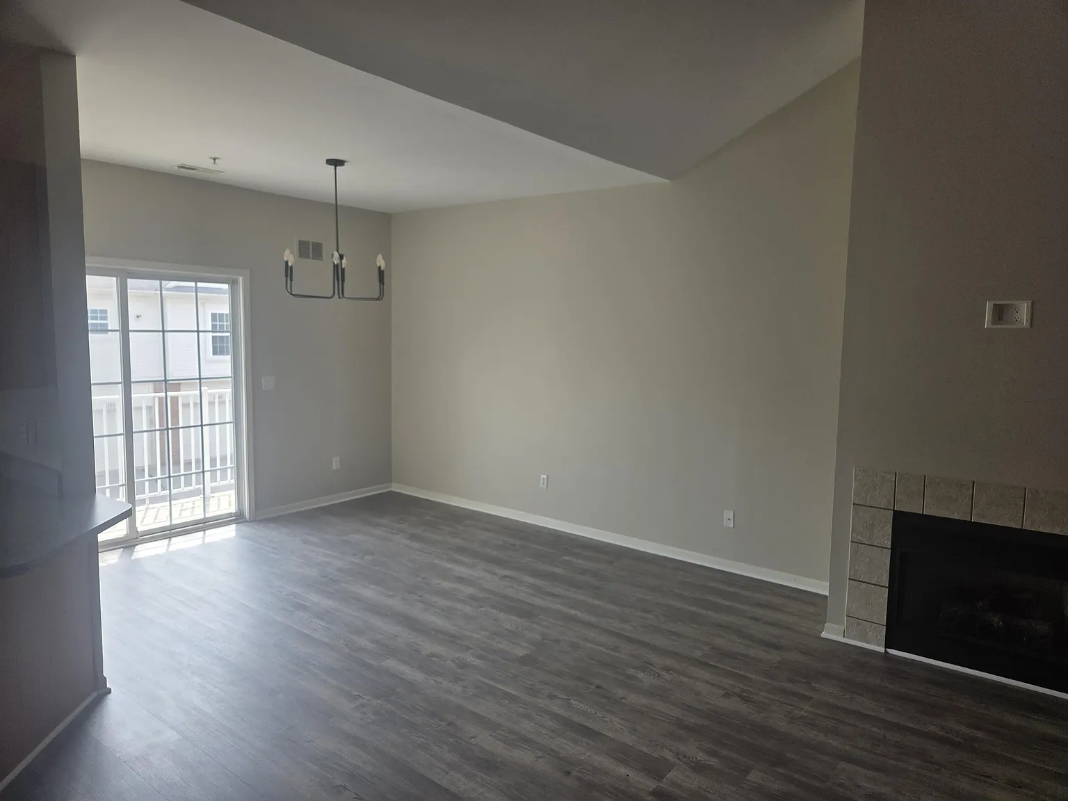 2 bed, 2.0 bath, 1242 sqft, $1,795 — Photo 3