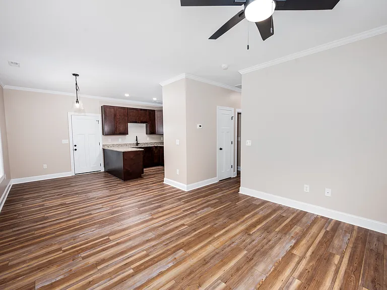 128 Macdonald Blvd — Photo 6