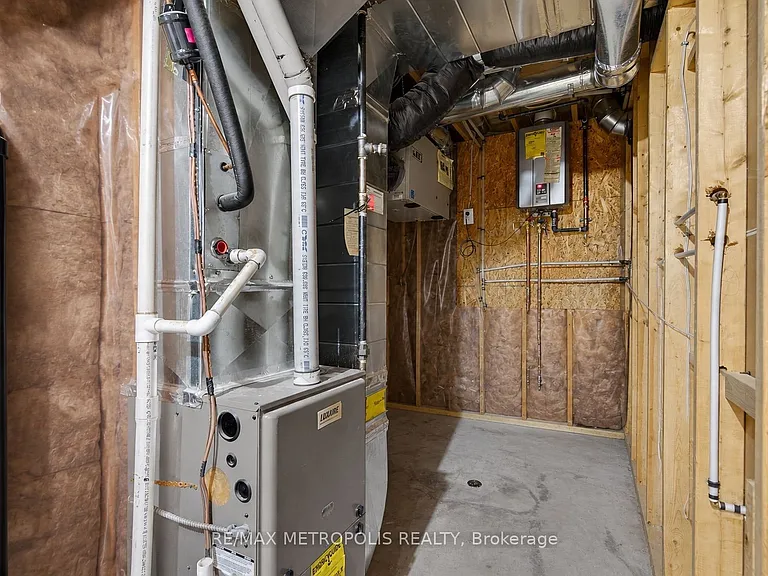1276 Atkinson St — Photo 33