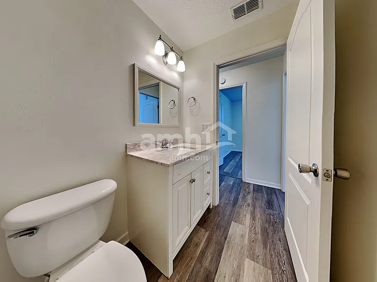 408 Corklan Ct — Photo 16