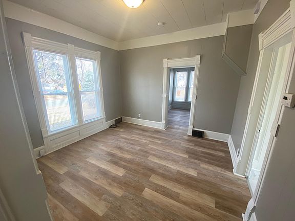 2nd image of 1301 Knox St