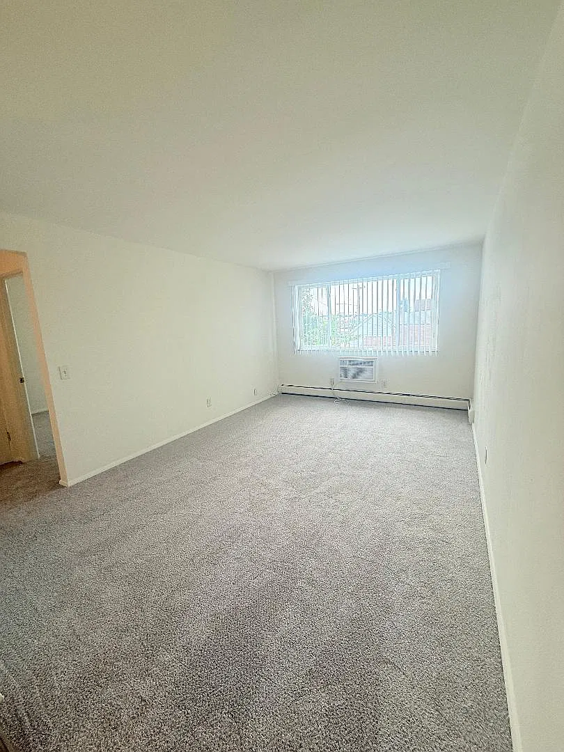 Foxwood Apartments — Photo 3