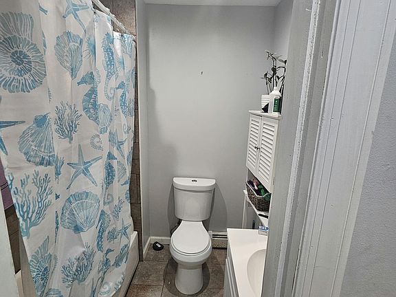 3rd image of 34 W 11th St #1