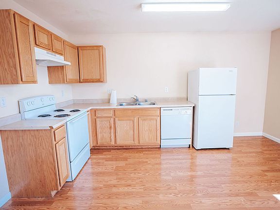 2nd image of 1820 3rd St #8
