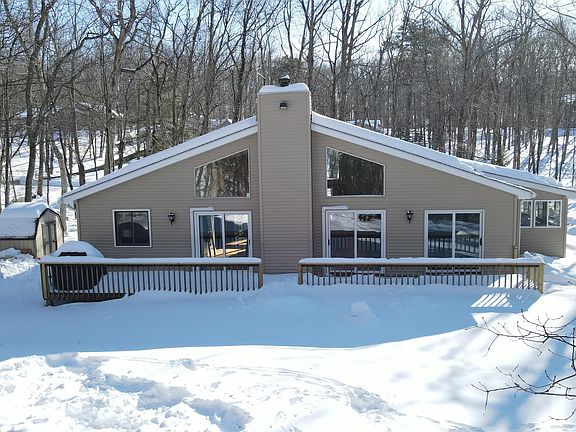 5th image of 128 Portage Ln