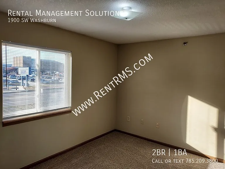 1900 SW Washburn Ave — Photo 12