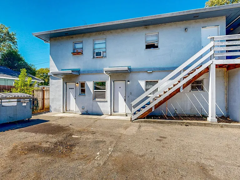 560 McConnell Ave — Photo 4