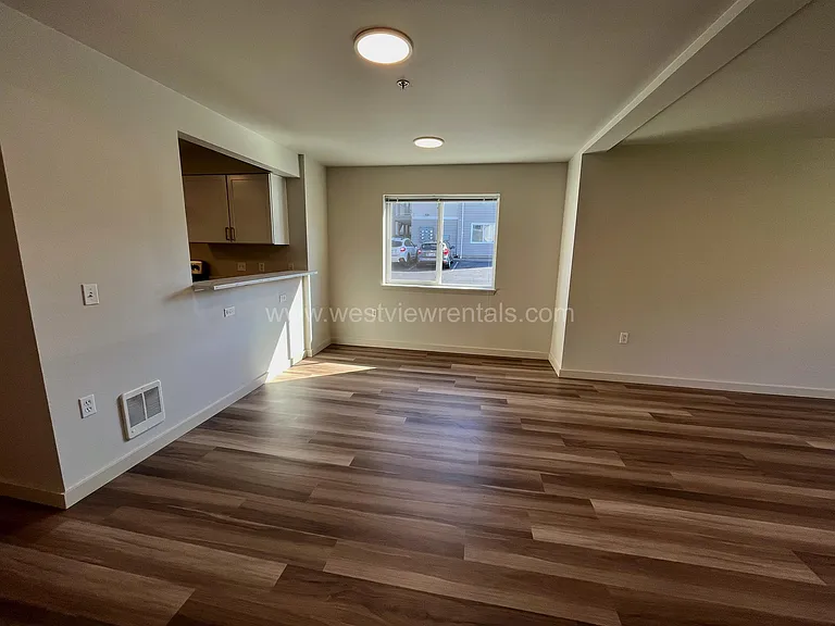 135-139 Prince Ave — Photo 321
