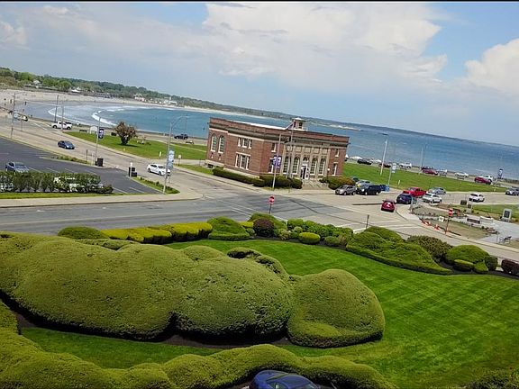 64 boon street condo proximity to beach