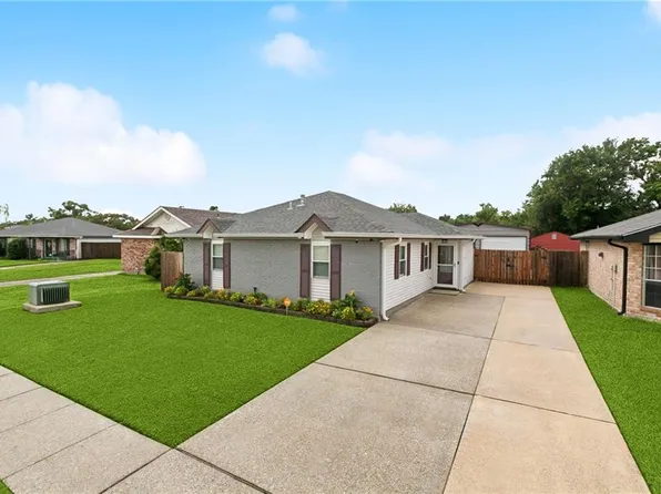 2745 Bayou Lours Ct, Marrero, LA 70072