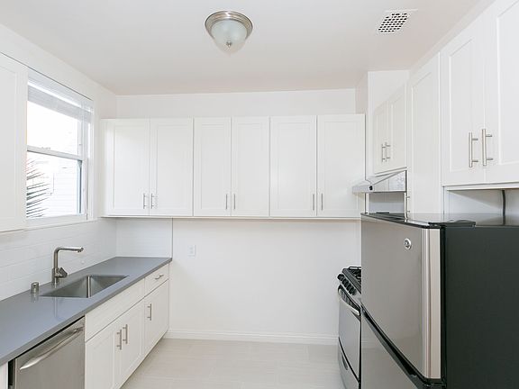 5th image of 915 Pierce St #102
