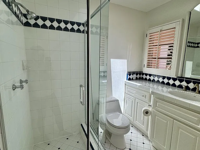 930 Skyline Dr — Photo 21