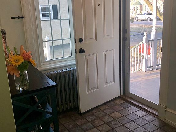 Main entrance & foyer