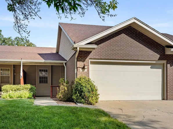 6111 Terrace Dr, Johnston, IA 50131