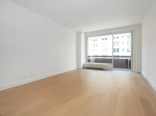 45 East 89th Street 6C image 3 of 12