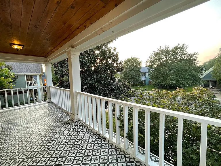 1054 Island Pl E — Photo 6