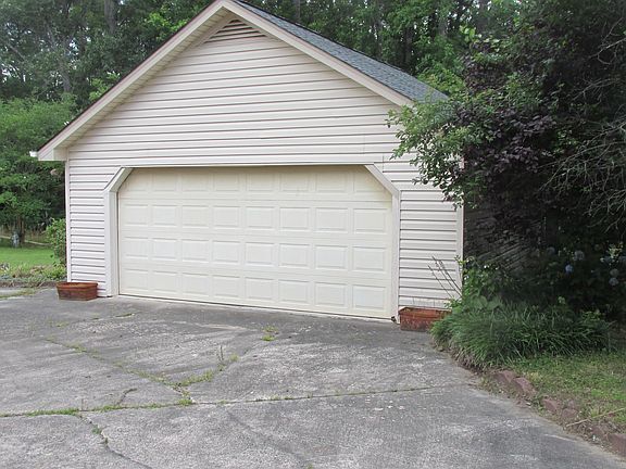 3rd image of 5605 Sky Lane Dr