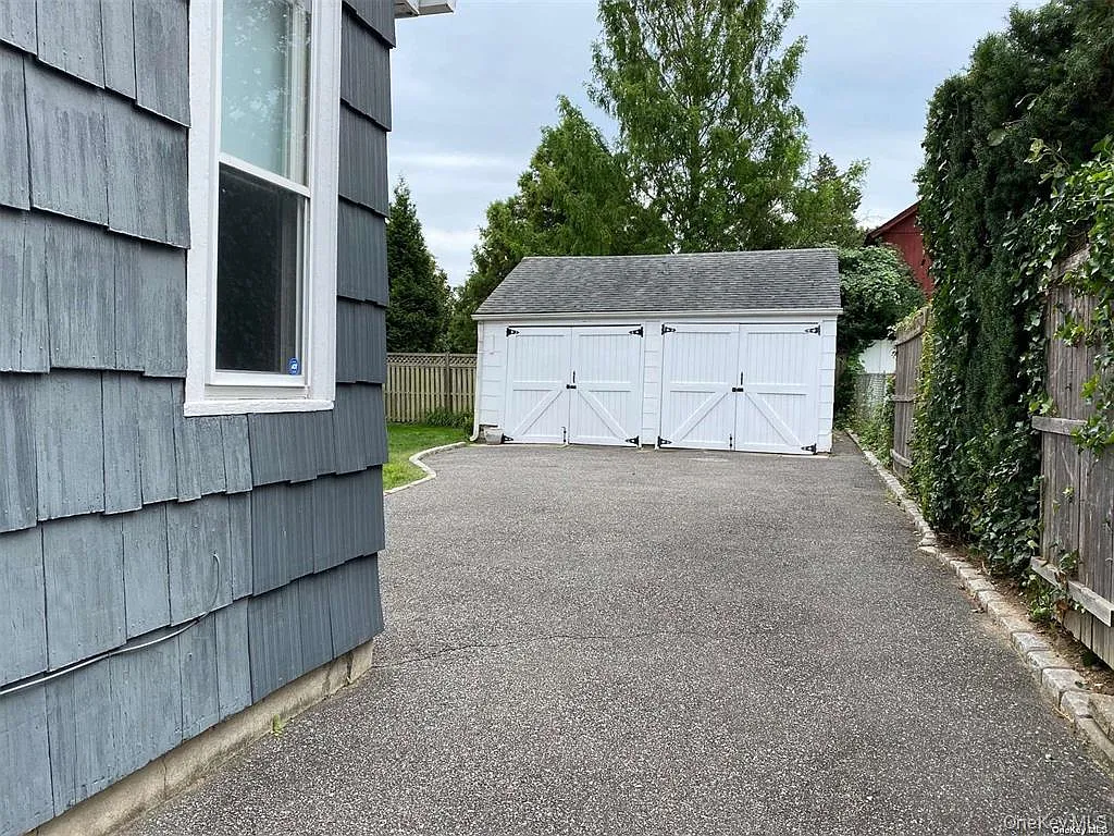 3 bed, 1.5 bath, 12 sqft, $5,000 — Photo 3
