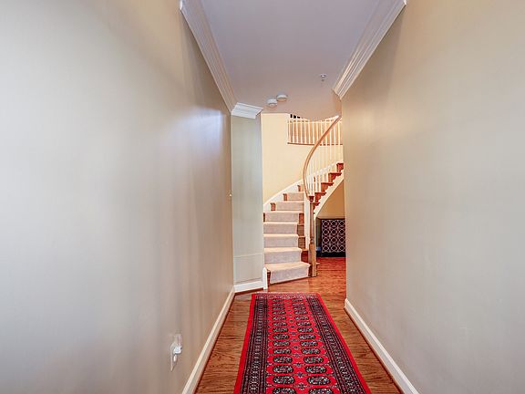 5th image of 7713 Spoleto Ln