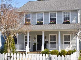 16 Locust Ave, Annapolis, MD 21401