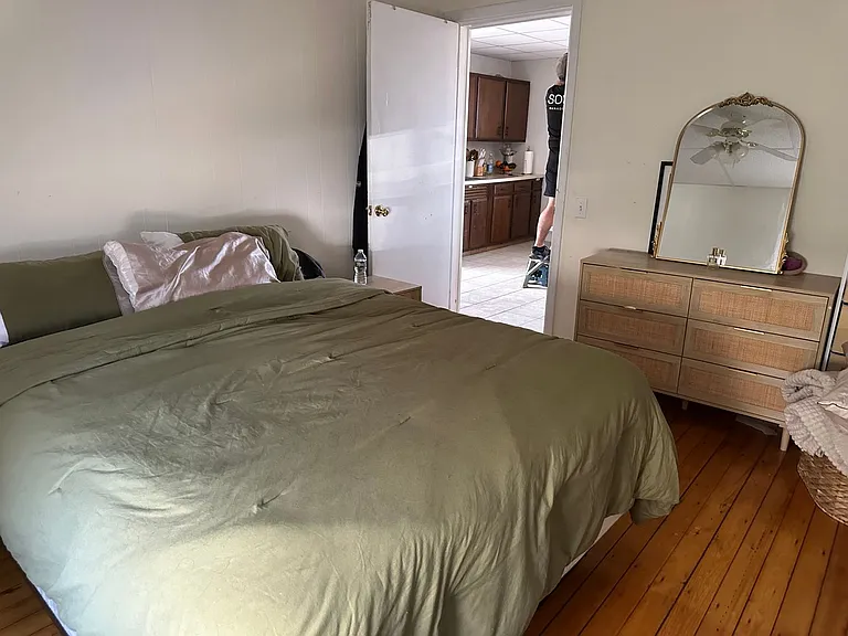 173-175 Bay View Ave — Photo 9