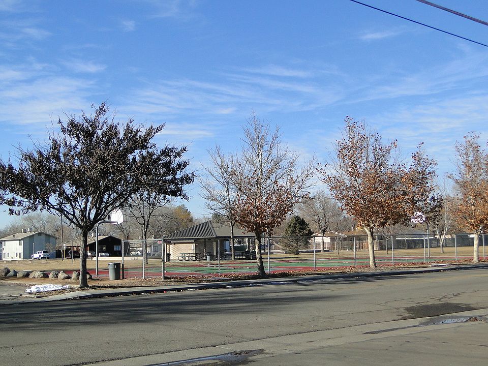 2nd image of 306 S Maple St