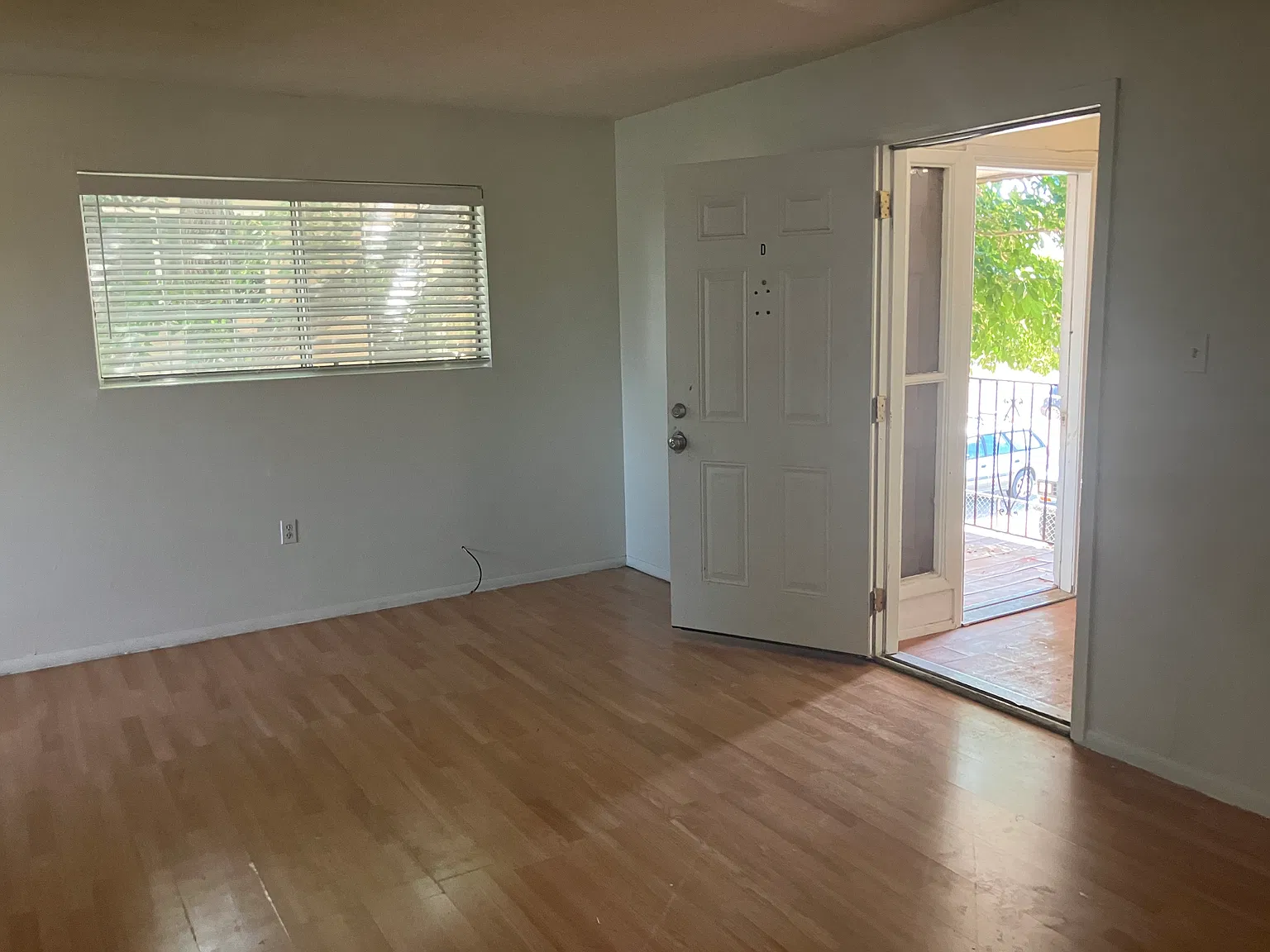 8405 Trumbull Ave SE — Photo 1