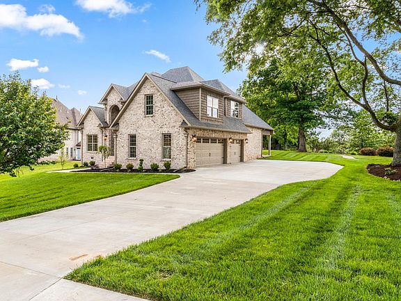 2nd image of 2839 Carriage Way