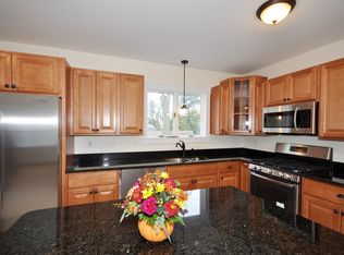 14 Amherst St, North Chelmsford, MA 01863
