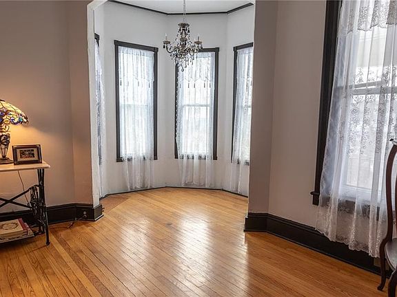 2nd image of 70 Diamond St