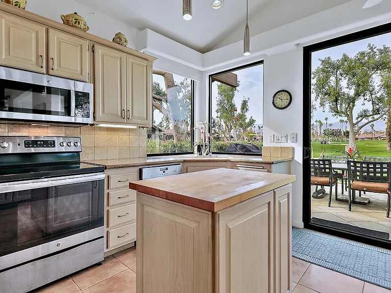 39 Blue River Dr — Photo 8