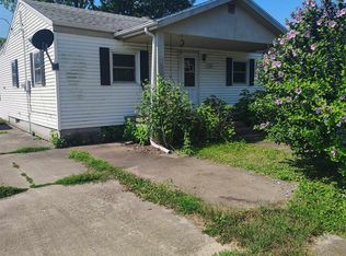 1340 E Ash St, Canton, IL 61520
