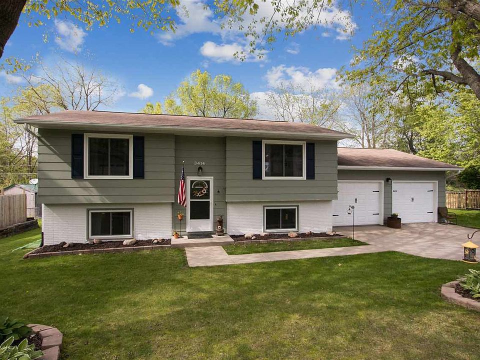 1st image of 3414 Willow Dr NE