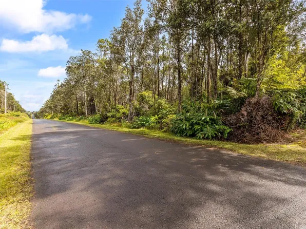Mokuna St, Volcano, HI 96785